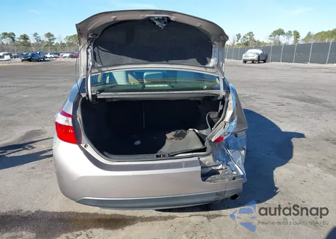 2016 Toyota Corolla Le z USA, uszkodzony, nr VIN 2T1BURHEXGC663173